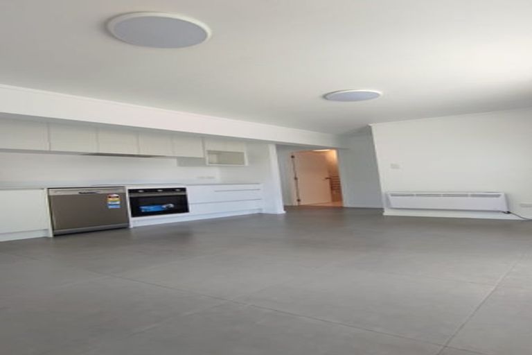 Photo of property in 18 Gretel Place, Hillcrest, Auckland, 0627