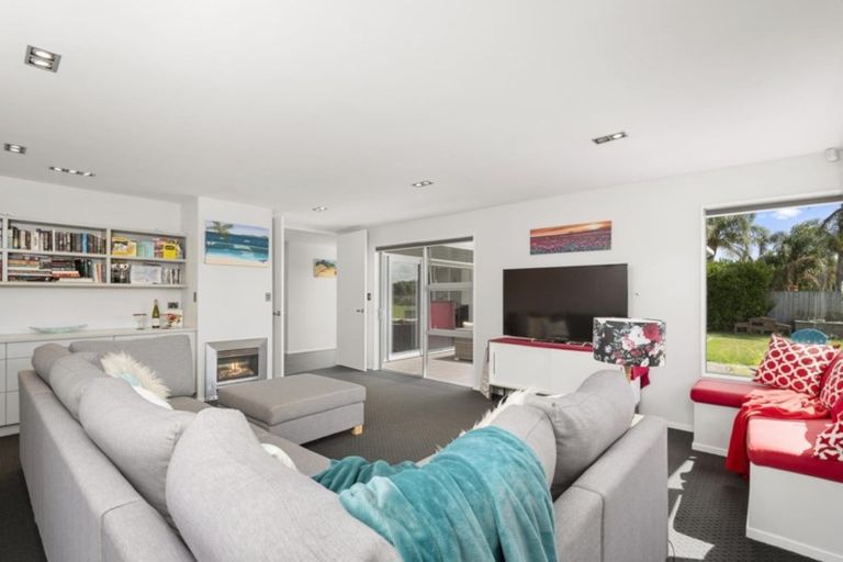 Photo of property in 115 Oriental Parade, Papamoa Beach, Papamoa, 3118