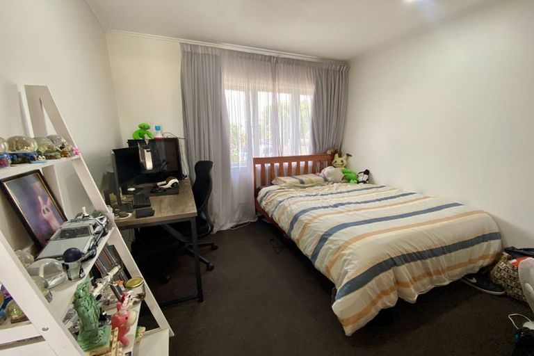 Photo of property in 43a Taikata Road, Te Atatu Peninsula, Auckland, 0610