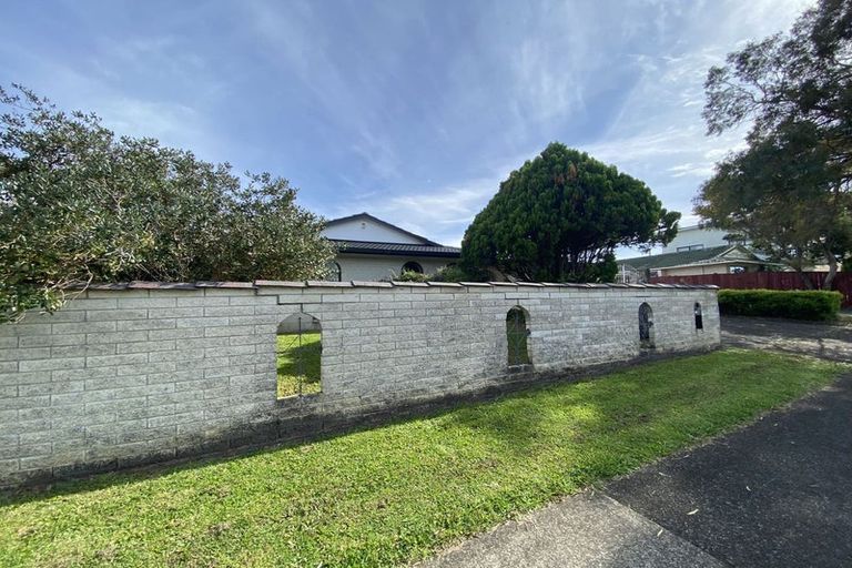 Photo of property in 12 Hedge Row, Sunnyhills, Auckland, 2010