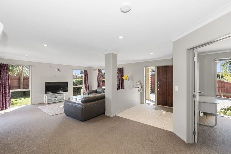 Photo of property in 10 Alderwick Place, Rototuna North, Hamilton, 3210