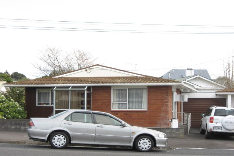 Photo of property in 56 Cutfield Road, New Plymouth, 4310