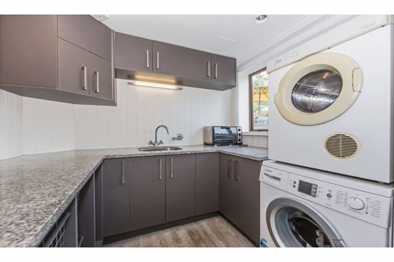 Photo of property in 10 Rishworth Avenue, Stanmore Bay, Whangaparaoa, 0932