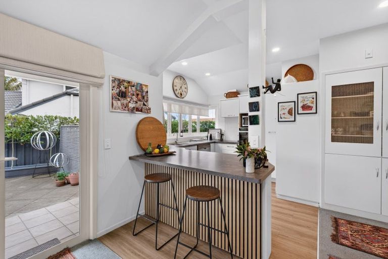 Photo of property in 8 Phoenix Place, Havelock North, 4130