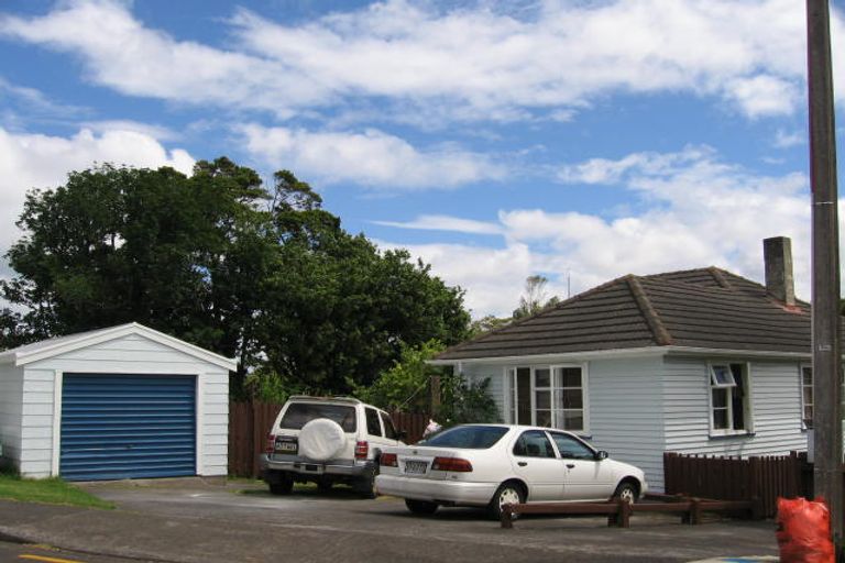Photo of property in 23 Otakau Road, Milford, Auckland, 0620