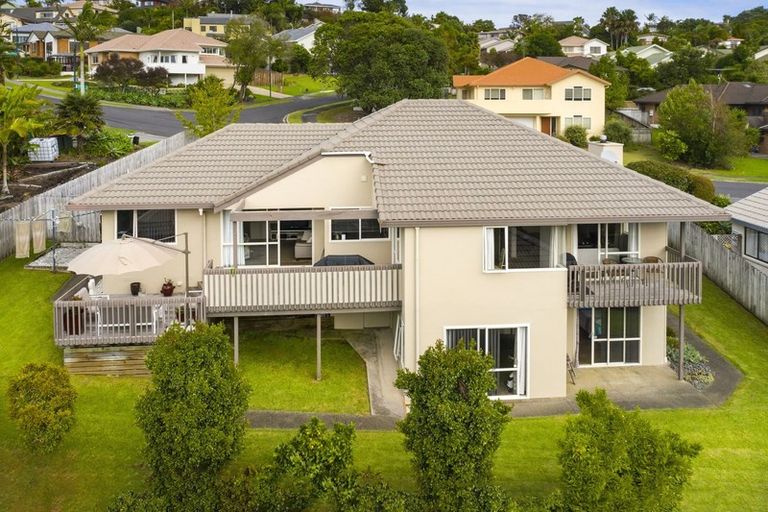 Photo of property in 18 Carnmore Place, Torbay, Auckland, 0630