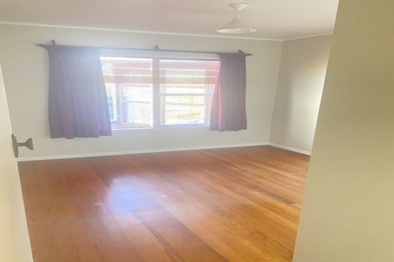 Photo of property in 19 Ramillies Place, Glenfield, Auckland, 0629