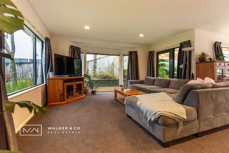 Photo of property in 2 Kirton Drive, Riverstone Terraces, Upper Hutt, 5018