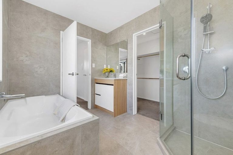 Photo of property in 8 Frontier Lane, Flat Bush, Auckland, 2019