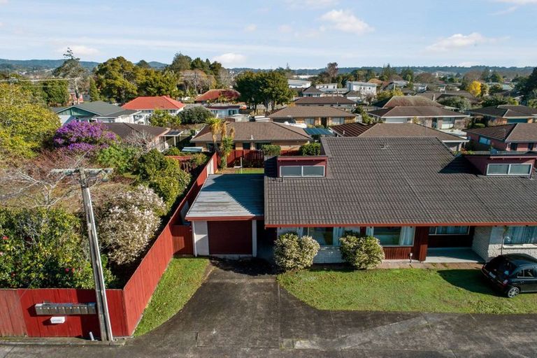 Photo of property in 1/35 Swanson Road, Henderson, Auckland, 0610