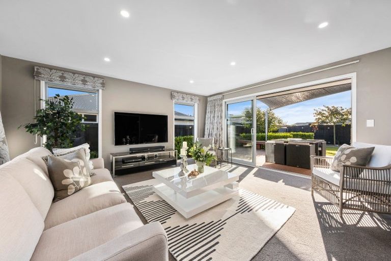 Photo of property in 8 Whincops Road, Halswell, Christchurch, 8025