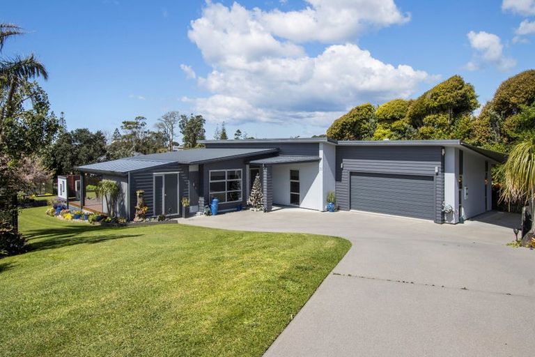 Photo of property in 22 Reo Crescent, Waihi Beach, 3611