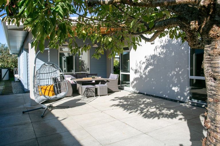 Photo of property in 21 Norfolk Drive, Cambridge, 3434