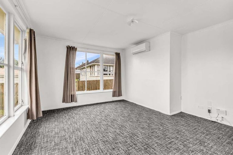 Photo of property in 12 Mcguire Street, Hawera, 4610