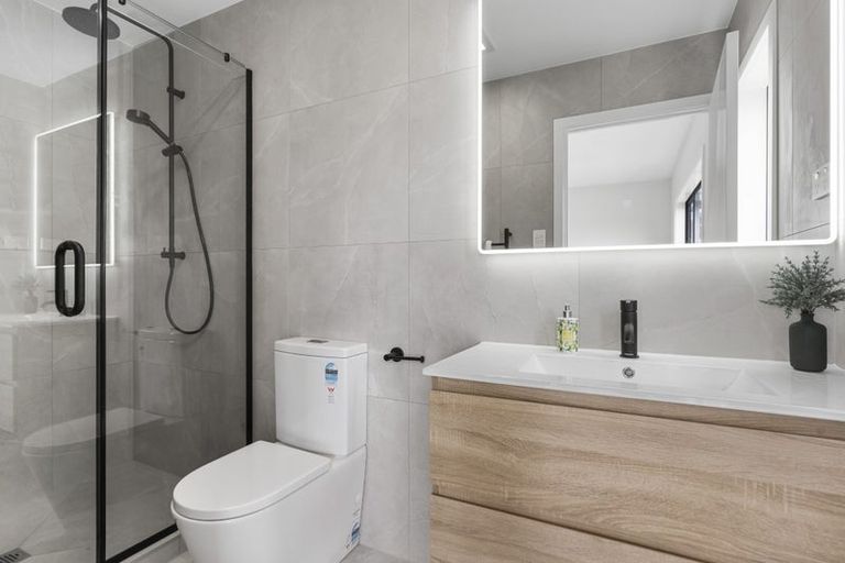 Photo of property in 33a Patons Road, Howick, Auckland, 2014