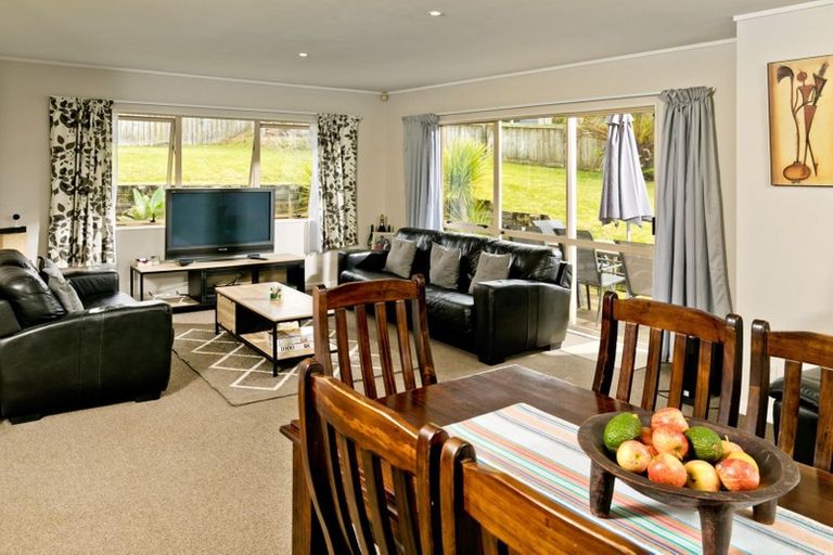 Photo of property in 6 San Pedro Place, Henderson, Auckland, 0612