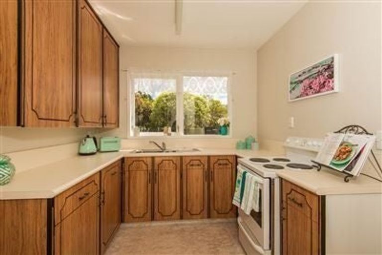 Photo of property in 23a Caesars Place, Churton Park, Wellington, 6037