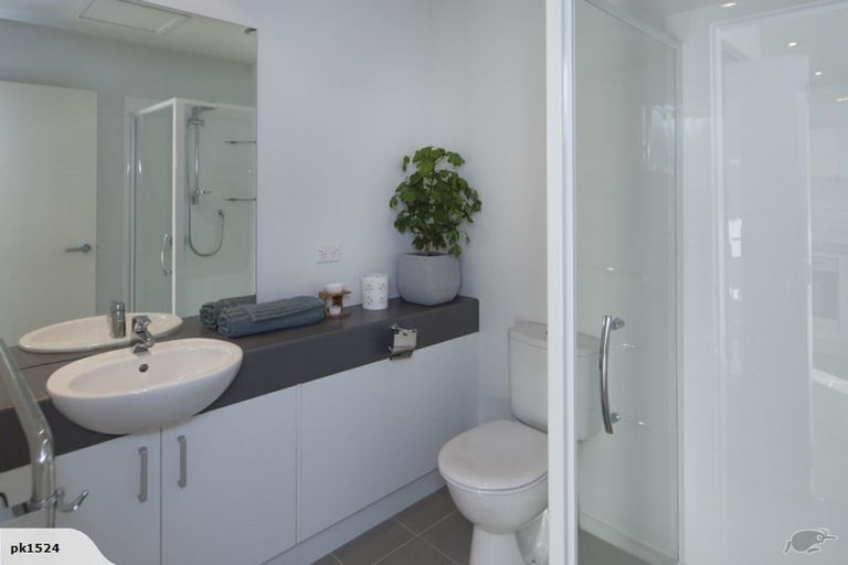 Photo of property in 7e/60 Masons Road, Oteha, Auckland, 0632