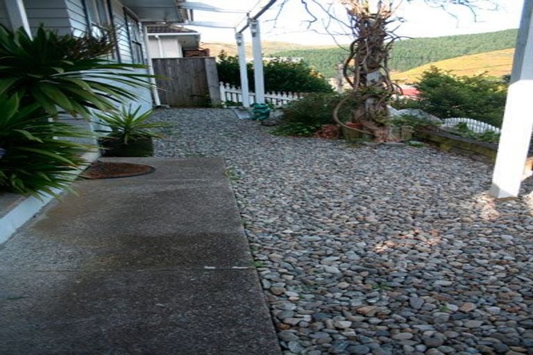 Photo of property in 25 Montreal Grove, Kingston, Wellington, 6021