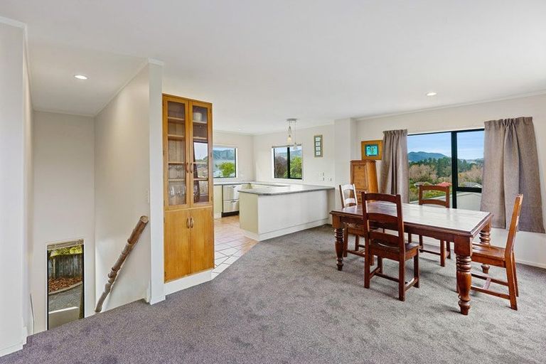 Photo of property in 8 Trig Hill Terrace, Waikanae Beach, Waikanae, 5036