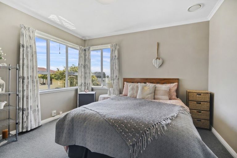 Photo of property in 17 Kimberley Road, Levin, 5571