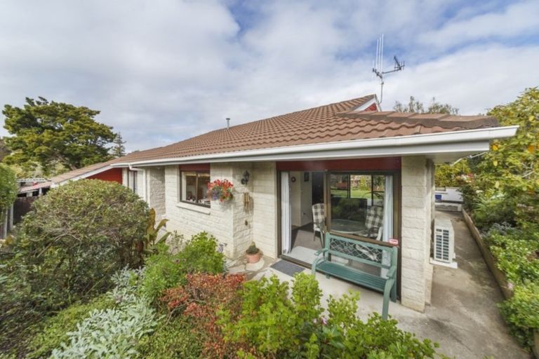 Photo of property in 14 Fraser Court, Roslyn, Palmerston North, 4414