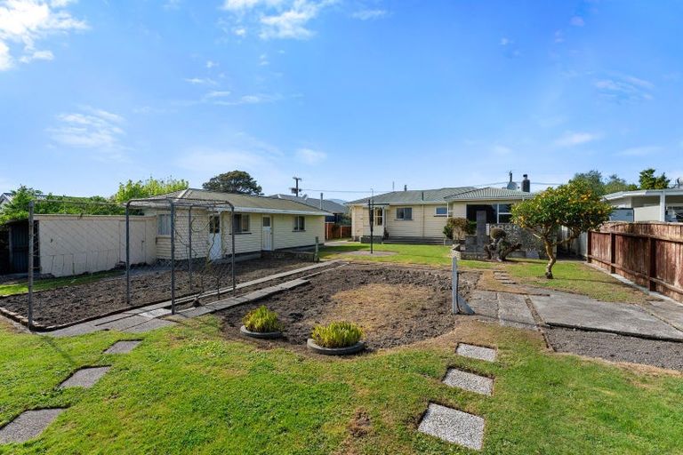 Photo of property in 17 Atmore Avenue, Otaki, 5512