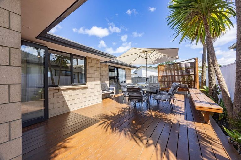 Photo of property in 61 Vinistra Road, Kumeu, 0810
