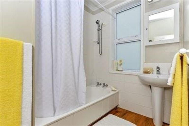 Photo of property in 26 Killarney Avenue, Torbay, Auckland, 0630