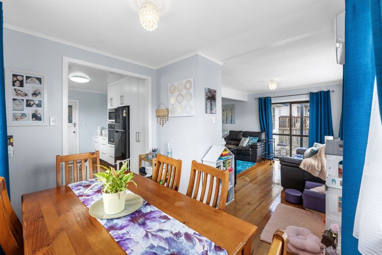 Photo of property in 184 Waimumu Road, Massey, Auckland, 0614