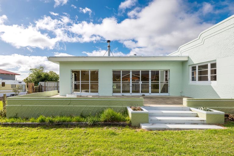 Photo of property in 53 Rhodes Street, Waimate, 7924