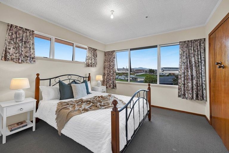 Photo of property in 12a Julian Place, Westown, New Plymouth, 4310
