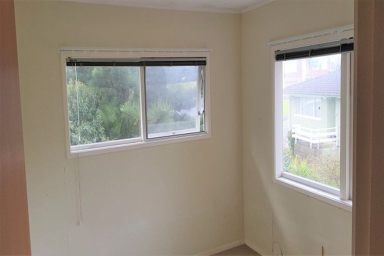 Photo of property in 2/23 Camelot Place, Glenfield, Auckland, 0629