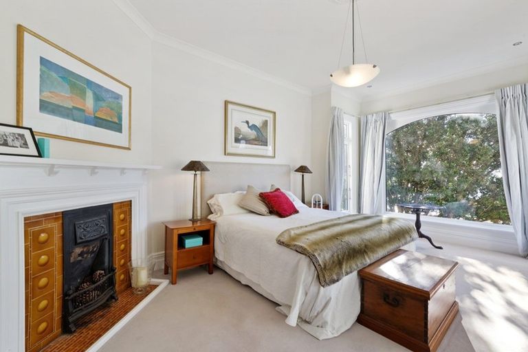 Photo of property in 198 Oriental Parade, Oriental Bay, Wellington, 6011