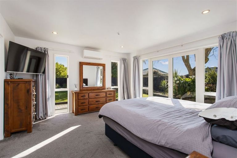 Photo of property in 4 Somerton Rise, Westmorland, Christchurch, 8025