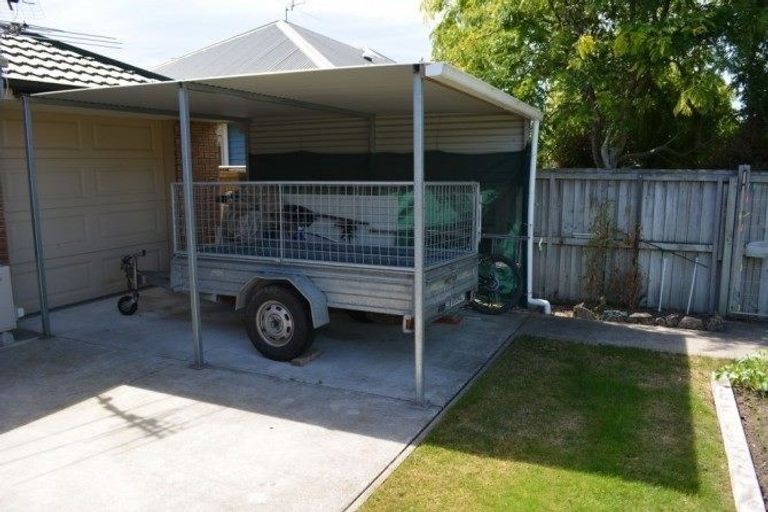 Photo of property in 3 Matua Place, Parklands, Christchurch, 8083