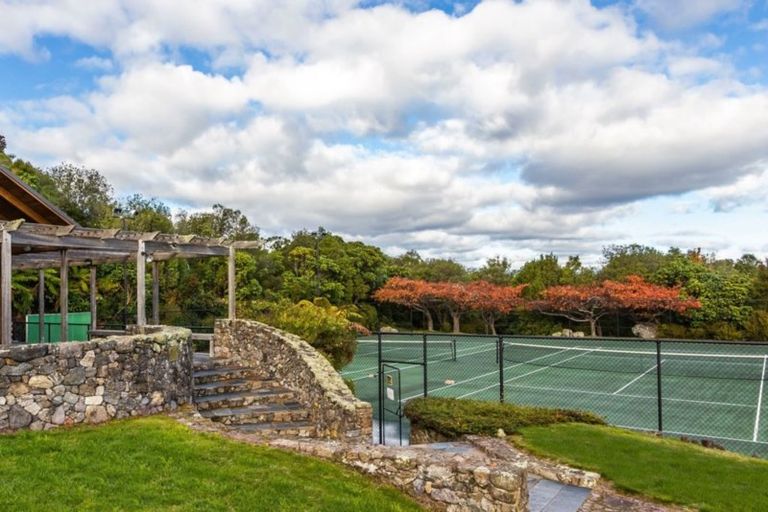 Photo of property in 18 Whakamoenga Point, Acacia Bay, Taupo, 3385