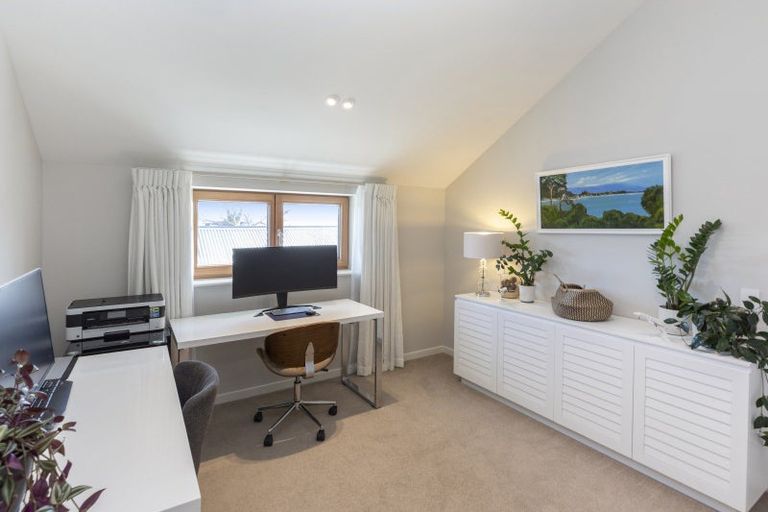 Photo of property in 18 College Avenue, Strowan, Christchurch, 8052