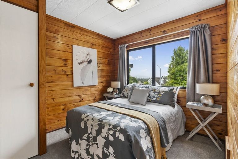 Photo of property in 2 Gosford Drive, Botany Downs, Auckland, 2010