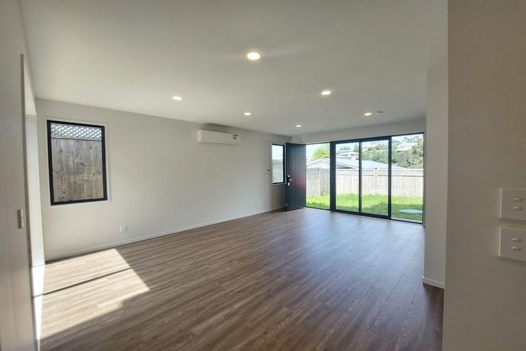 Photo of property in 3d Datura Place, Sunnynook, Auckland, 0620