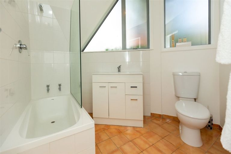 Photo of property in 2/280 Memorial Avenue, Burnside, Christchurch, 8053