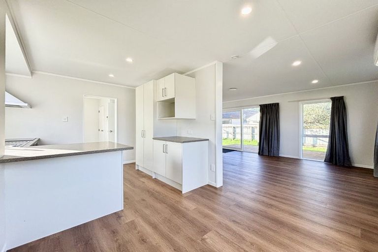 Photo of property in 350 Wellington Road, Wainuiomata, Lower Hutt, 5014