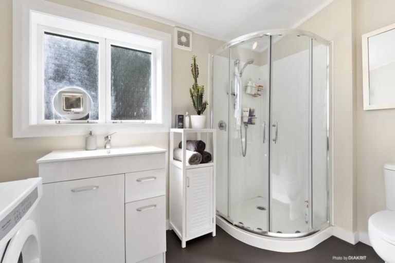 Photo of property in 2 Linwood Way, Island Bay, Wellington, 6023