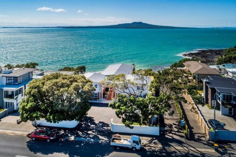 Photo of property in 1/241 Hurstmere Road, Takapuna, Auckland, 0622