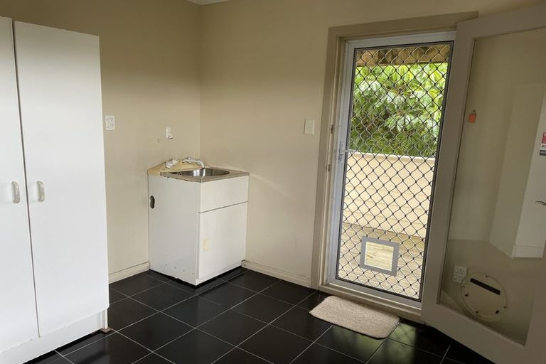 Photo of property in 2/20a Rawene Road, Birkenhead, Auckland, 0626