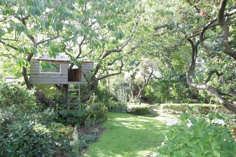 Photo of property in 79 Waimea Terrace, Beckenham, Christchurch, 8023