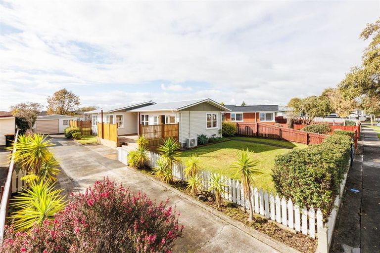 Photo of property in 39 Abraham Crescent, Milson, Palmerston North, 4414