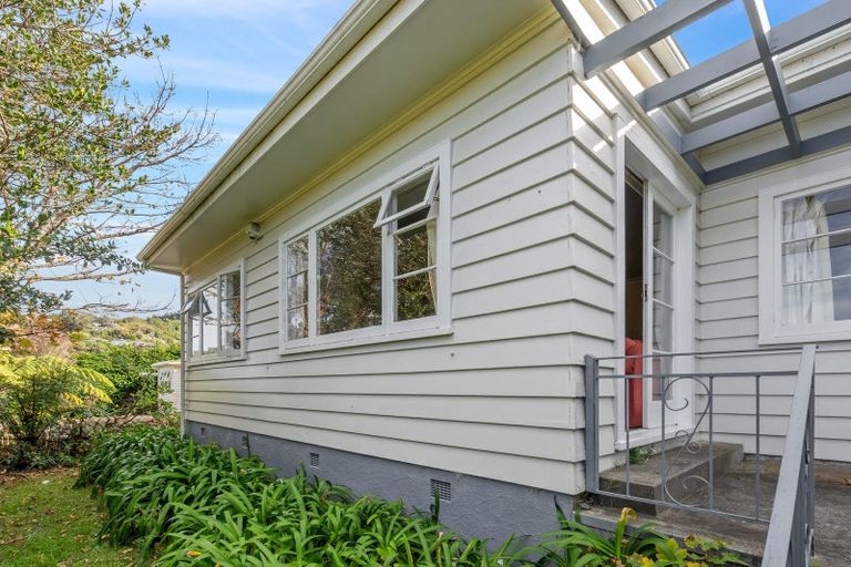 Photo of property in 12 Olivia Crescent, Tawa, Wellington, 5028