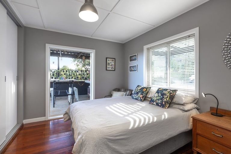 Photo of property in 220 Wade River Road, Wade Heads, Whangaparaoa, 0932