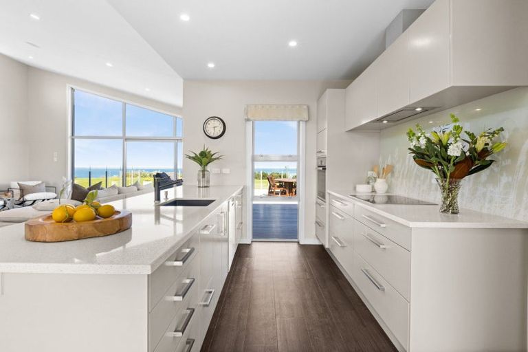 Photo of property in 64 Timoti Road, Waimarama, Havelock North, 4294